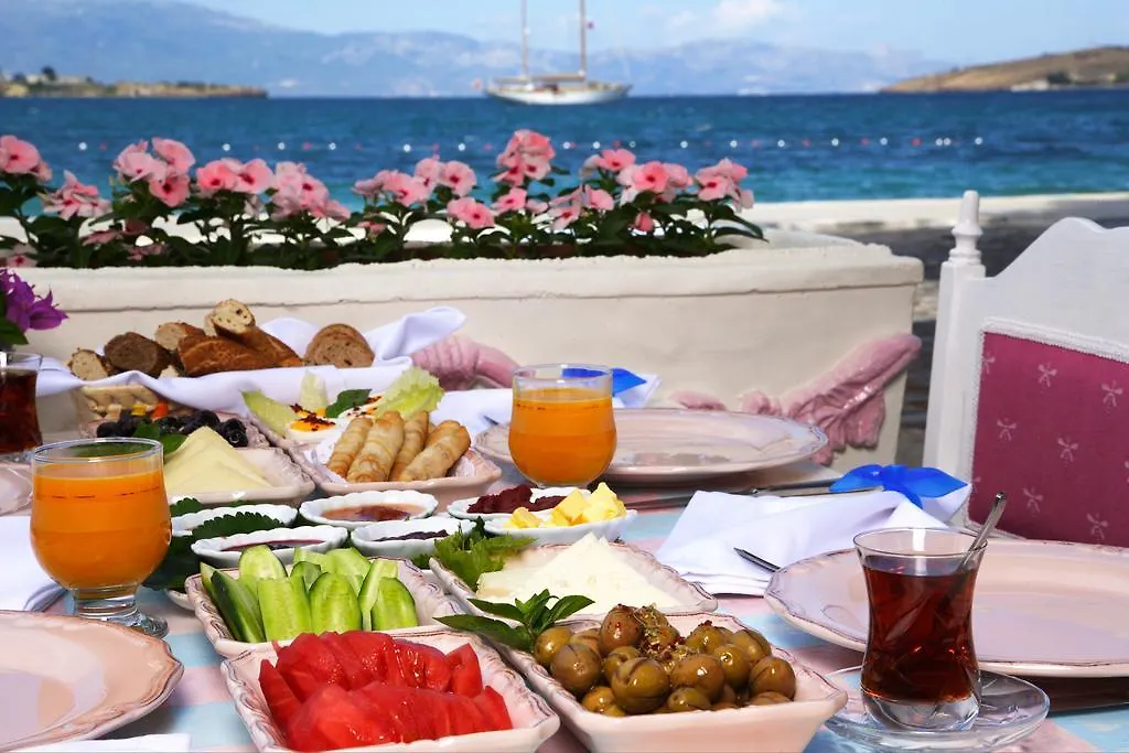 Lola 38 Hotel Foca Turkey